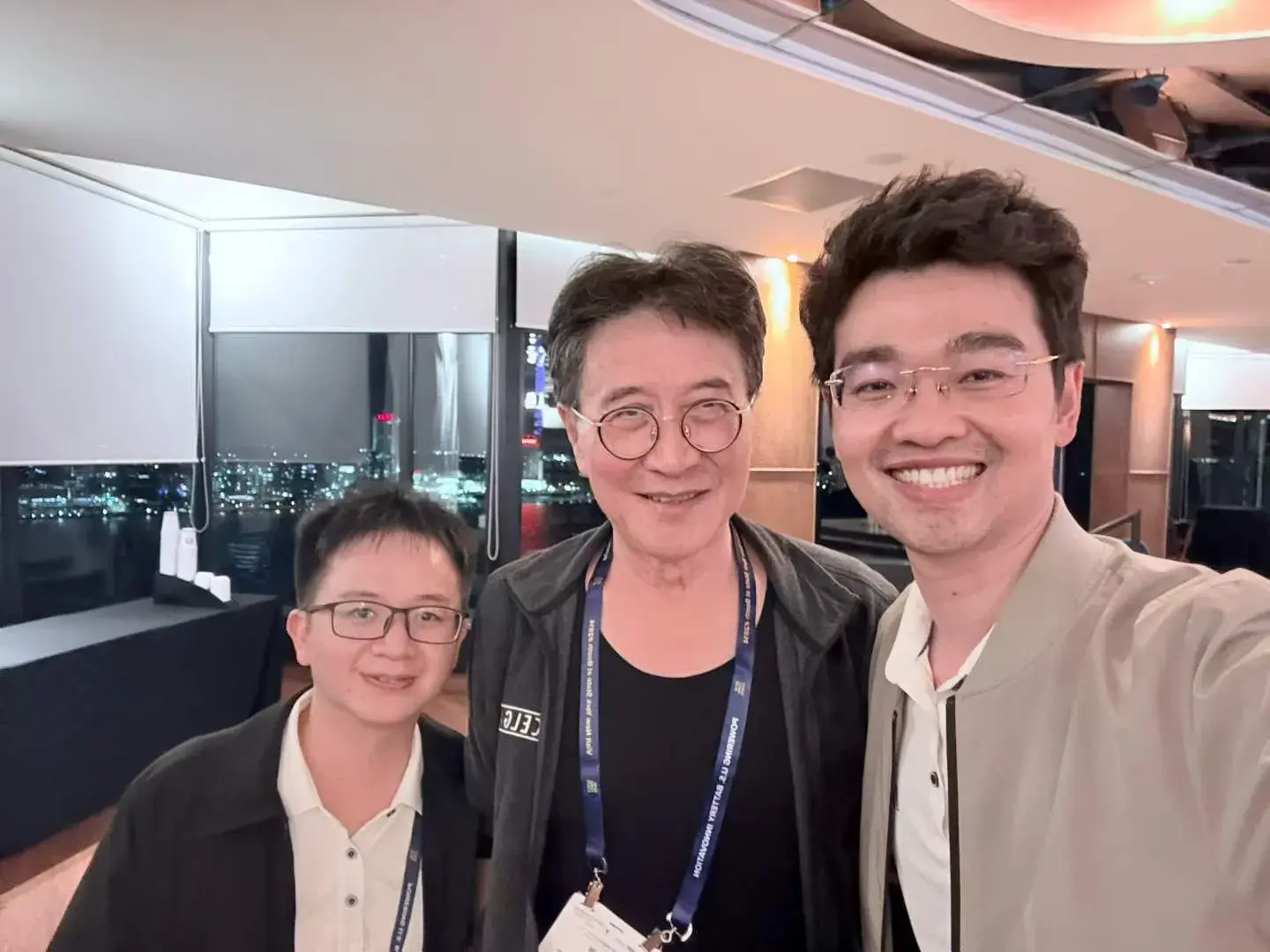 The Battery Show North America 2026 | IEST Showcases Full-Chain Battery Testing Solutions in Detroit 7 IEST instrument team member selfie with a visiting partner at The Battery Show North America 2026 booth